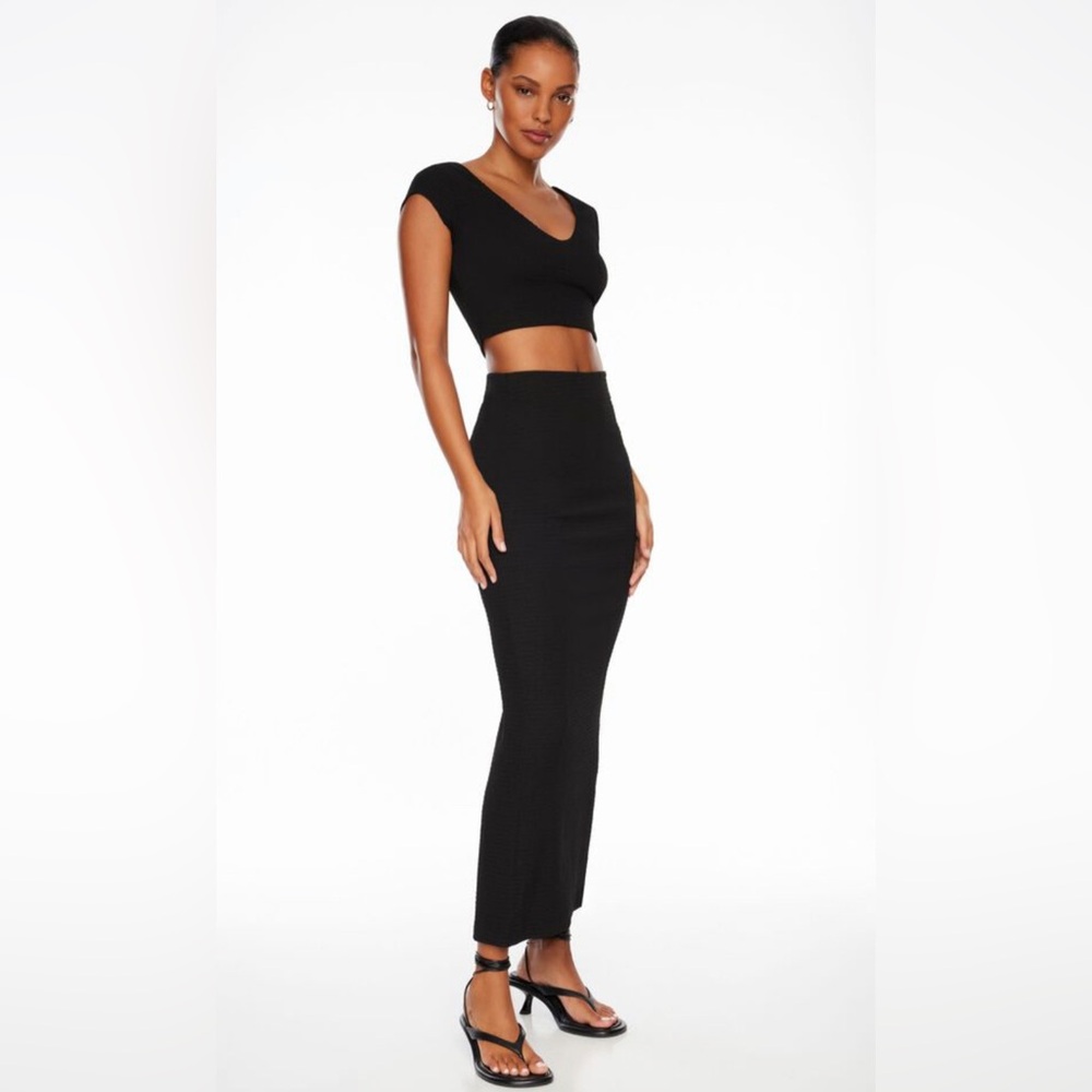 Textured Maxi Skirt • Black • XS • New with Tags✨